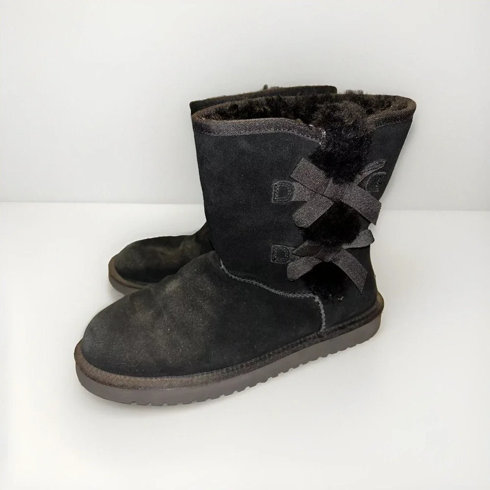 Koolaburra by UGG Victoria Short Black Suede Bow Boots 1015874 Womens 10